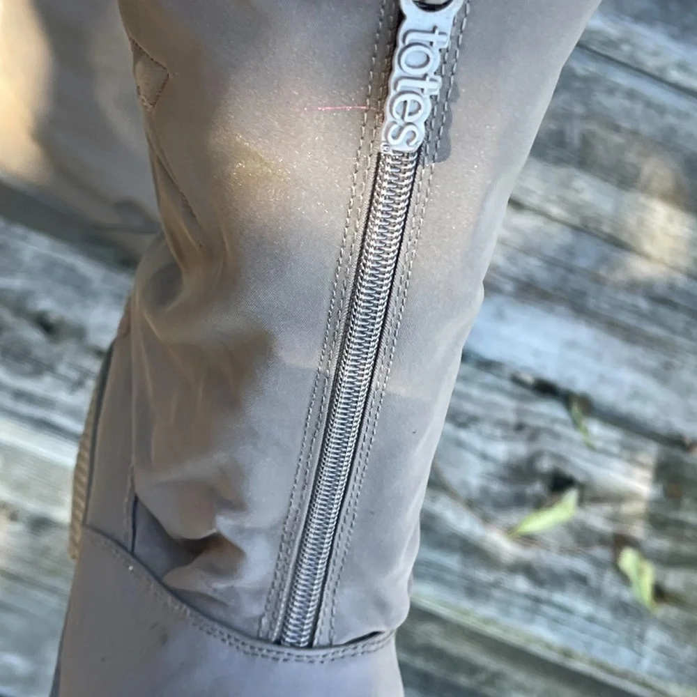 Totes Staride 2 Snowboot in Tan Taupe Womens